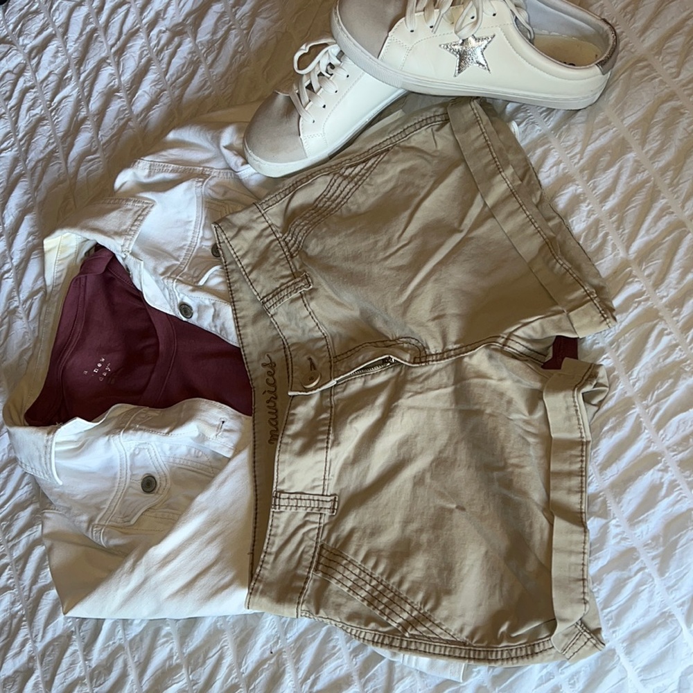 Maurice’s khaki tan shorts. Size 7/8